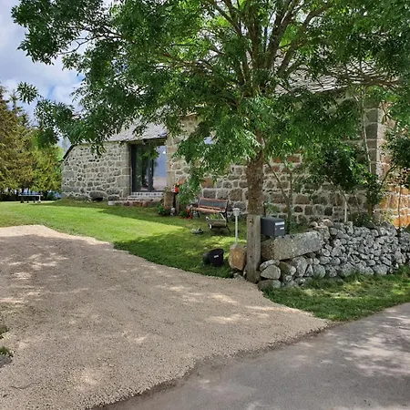 Les Cailloux Holiday home *