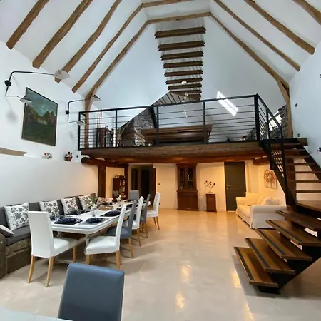Les Cailloux Holiday home